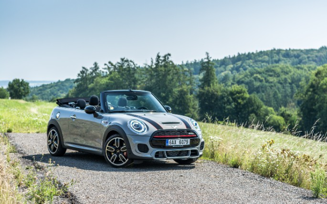 9 Jenis Mobil Unik Mini Cooper di Indonesia
